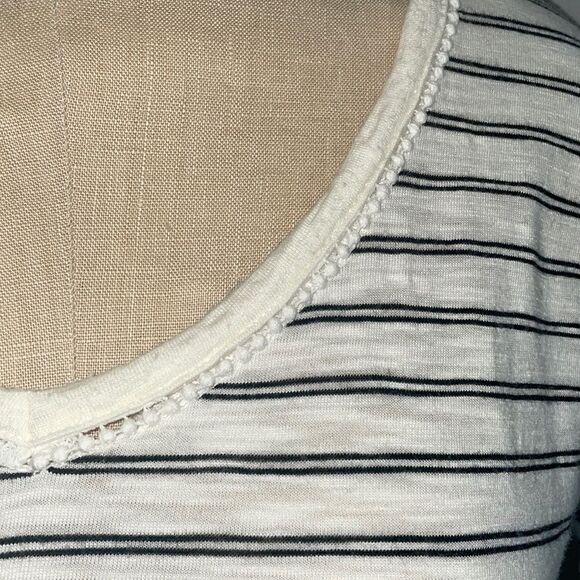 Talbots V Neck Short Sleeve Striped Tee Size XS Petite - Picture 3 of 9